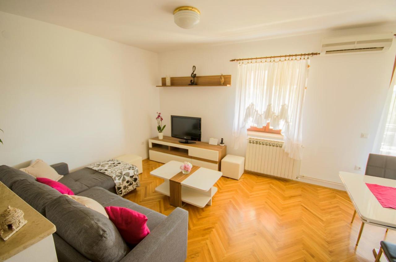Apartment Ivis Vinkuran Luaran gambar