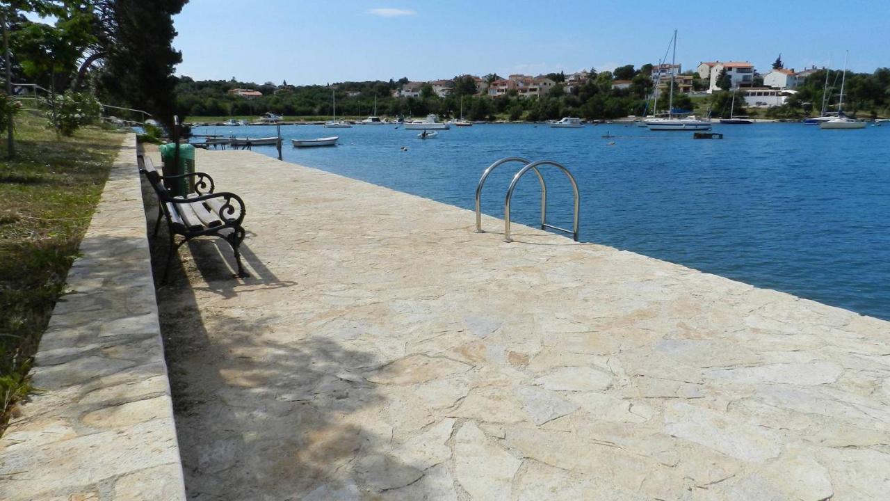 Apartment Ivis Vinkuran Luaran gambar