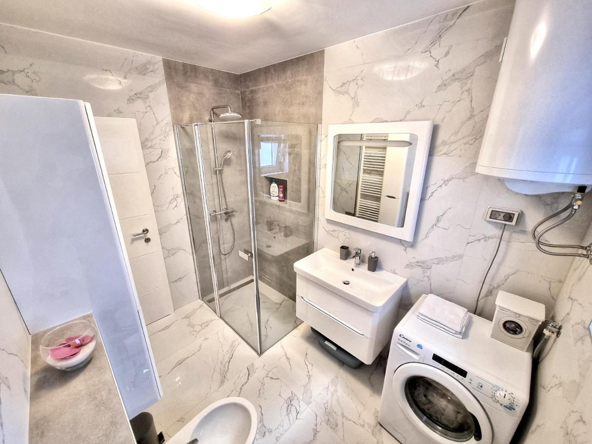 Apartment Ivis Vinkuran Luaran gambar