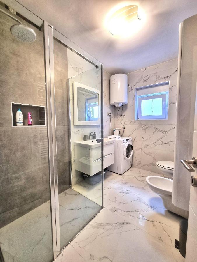 Apartment Ivis Vinkuran Luaran gambar
