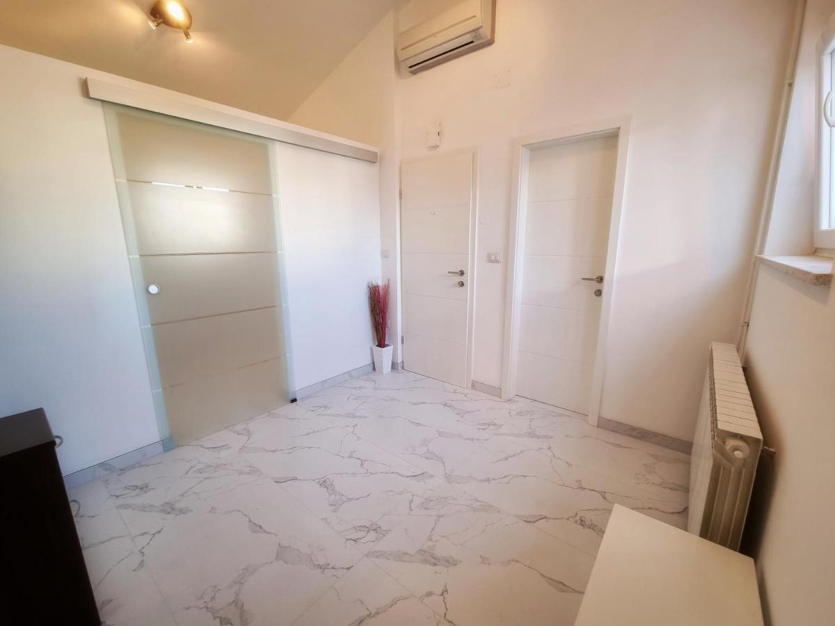 Apartment Ivis Vinkuran Luaran gambar
